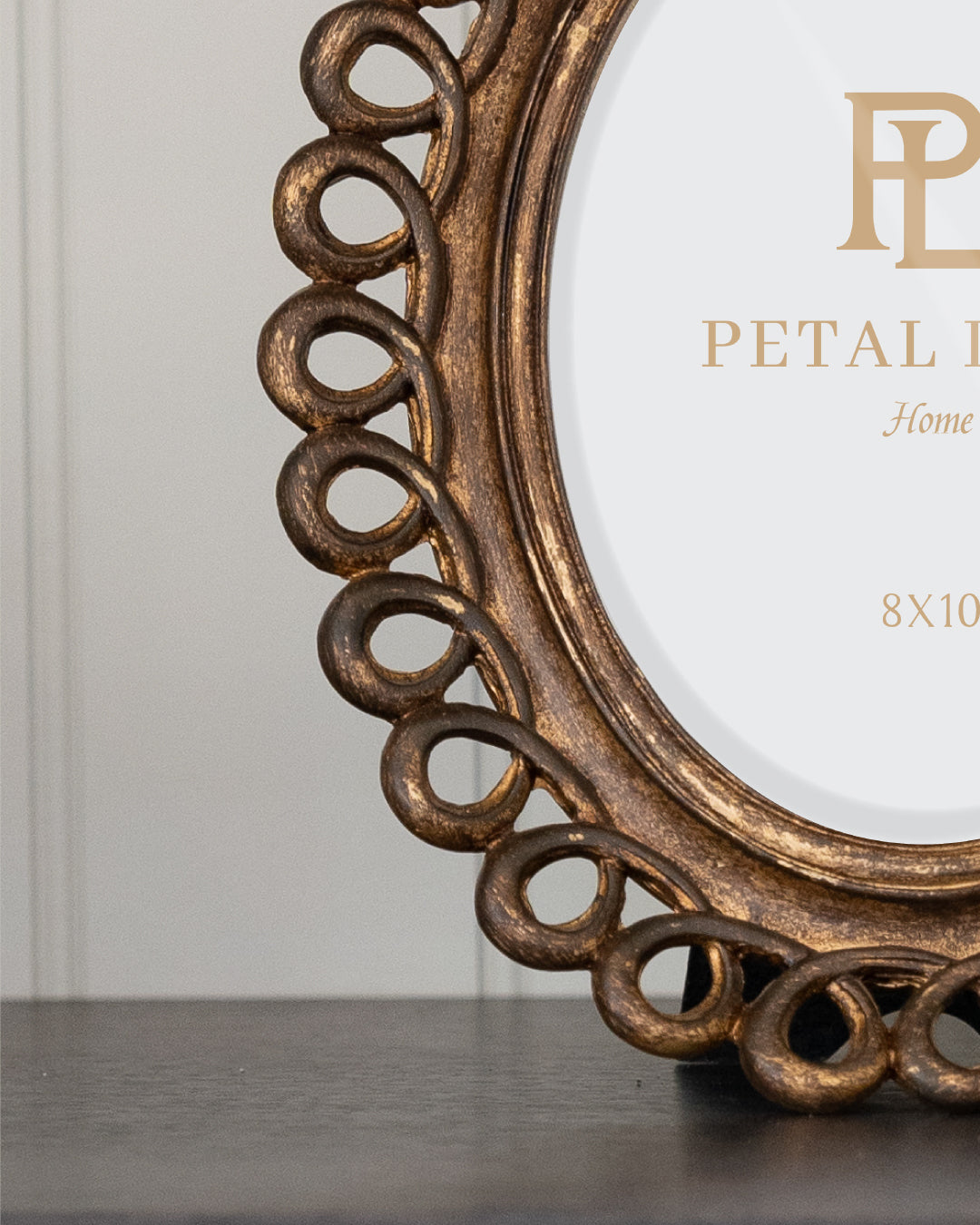 Scalloped Oval Photo Frame